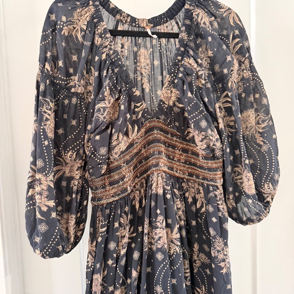 Free People Golden Hour Smocked Maxi Dress Black Floral Puff Sleeve Small - Picture 2 of 6